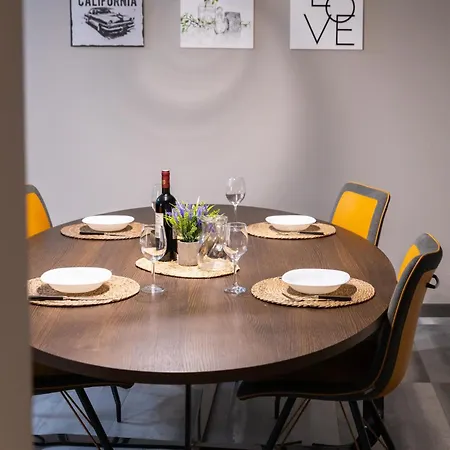 Stylish 2br Flat By Arcobnb Apartament