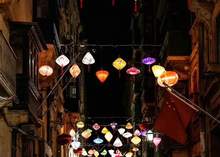 Stylish 2br Flat By Arco Collection 아파트 *