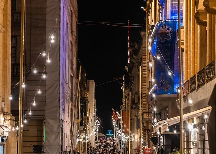 Apartment Stylish 2br Flat By Arco Collection