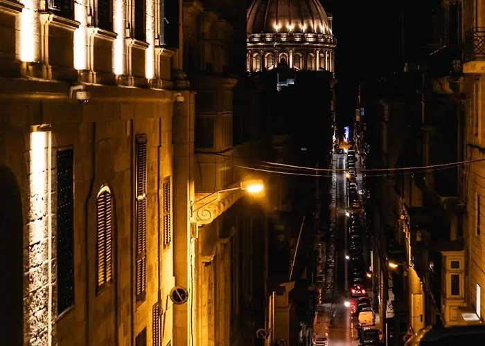 Stylish 2br Flat By Arco Collection 발레타