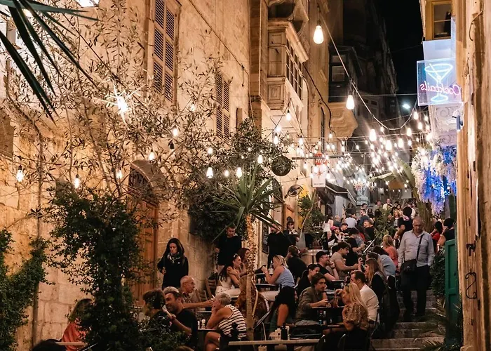 Stylish 2br Flat By Arco Collection 아파트 *