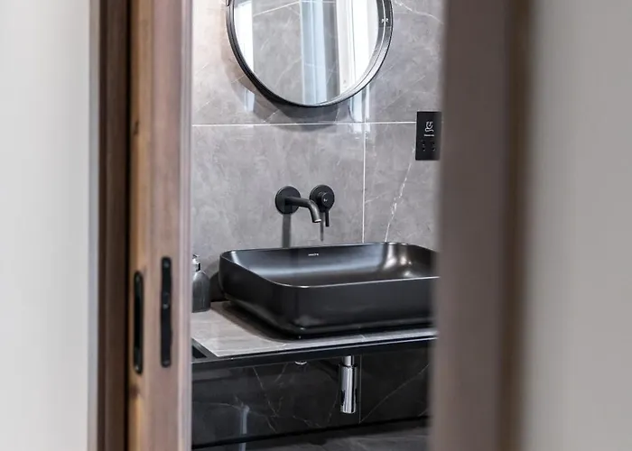 Stylish 2br Flat By Arco Collection Apartment *