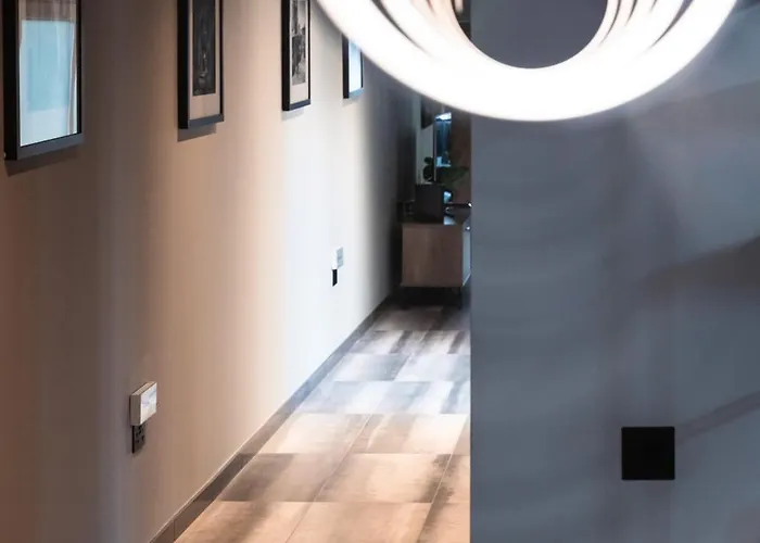 아파트 Stylish 2br Flat By Arco Collection 발레타