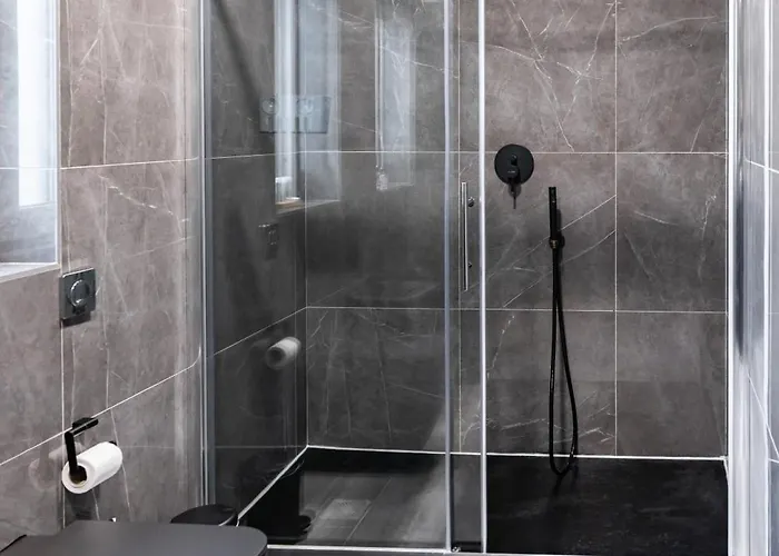 Stylish 2br Flat By Arco Collection 발레타