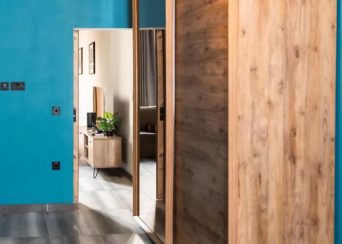 Stylish 2br Flat By Arco Collection 아파트