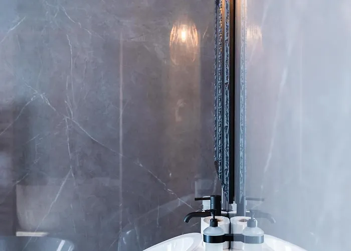 Apartment Stylish 2br Flat By Arco Collection Valletta