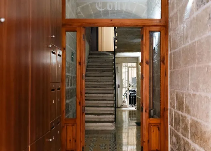 Stylish 2br Flat By Arco Collection 아파트